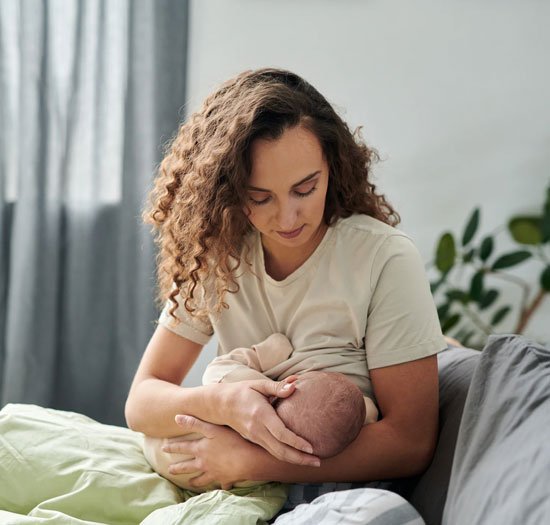 Returning to Work While Breastfeeding: A Practical Guide for Working Mothers